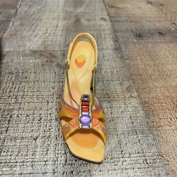 Just the Right Shoe, Raine, "Madagascar Comet" mixed media miniature # 25182. - Picture 1 of 7